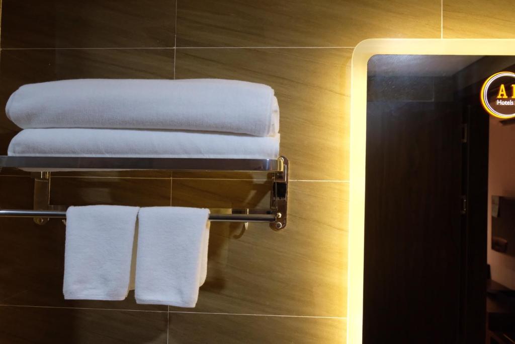 Aisha House and Apartment