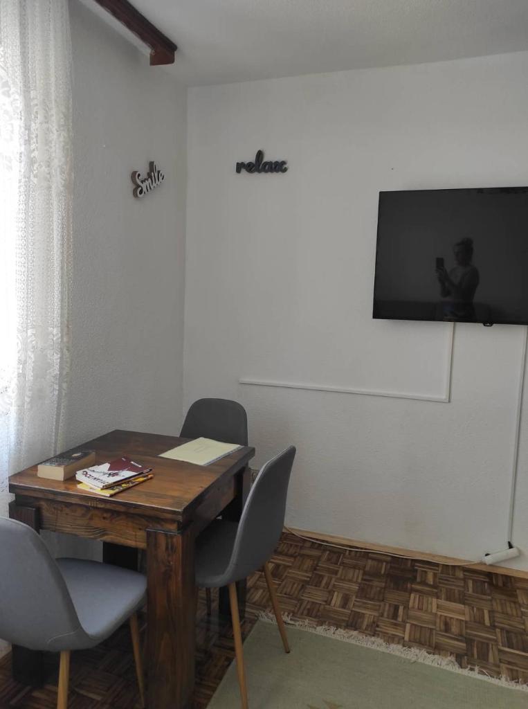 Ajsha Guesthouse photo 2