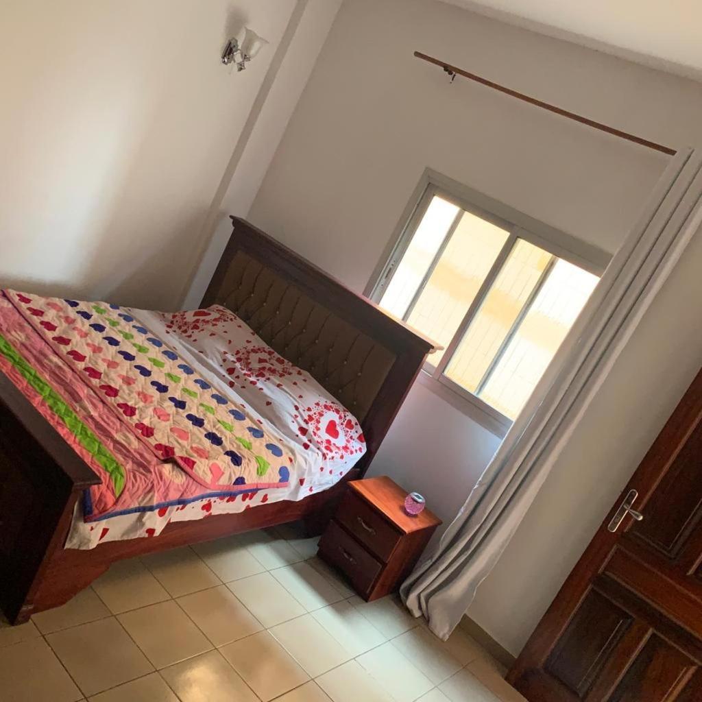 Appartement Meublé 2 et 3 Chambres Avec Groupe Électrogène À Makèpè photo 2