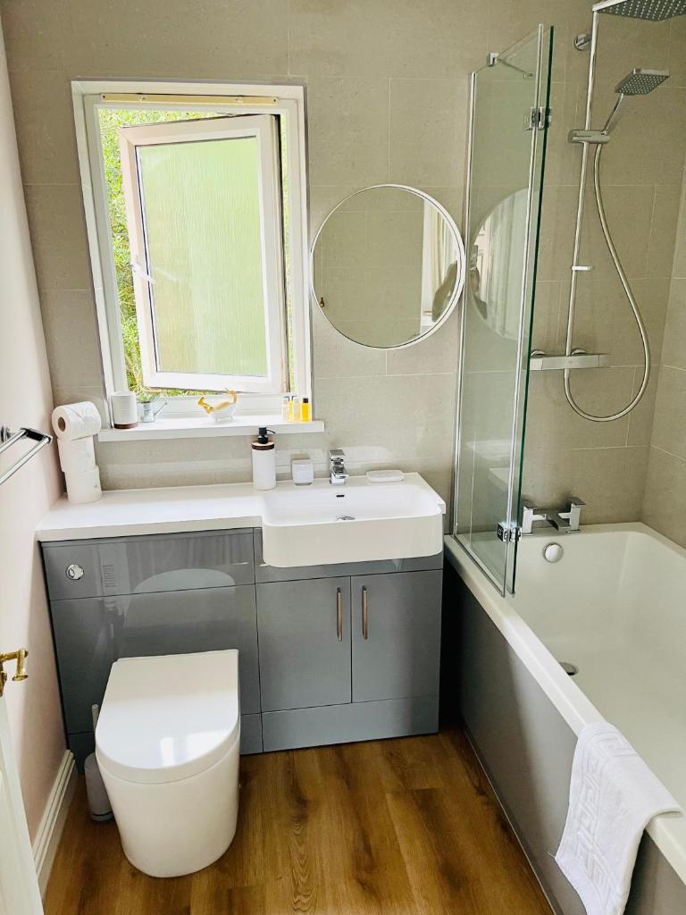 Tanglewood house Abergavenny with private parking photo 4