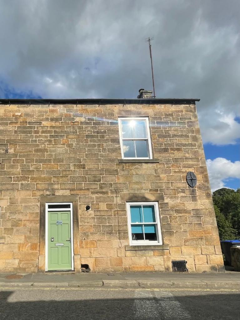 Unique house on riverside - castle views - Barnard Castle