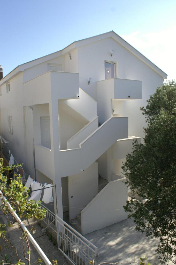 Apartments by the sea Zaostrog, Makarska - 2816 photo 1