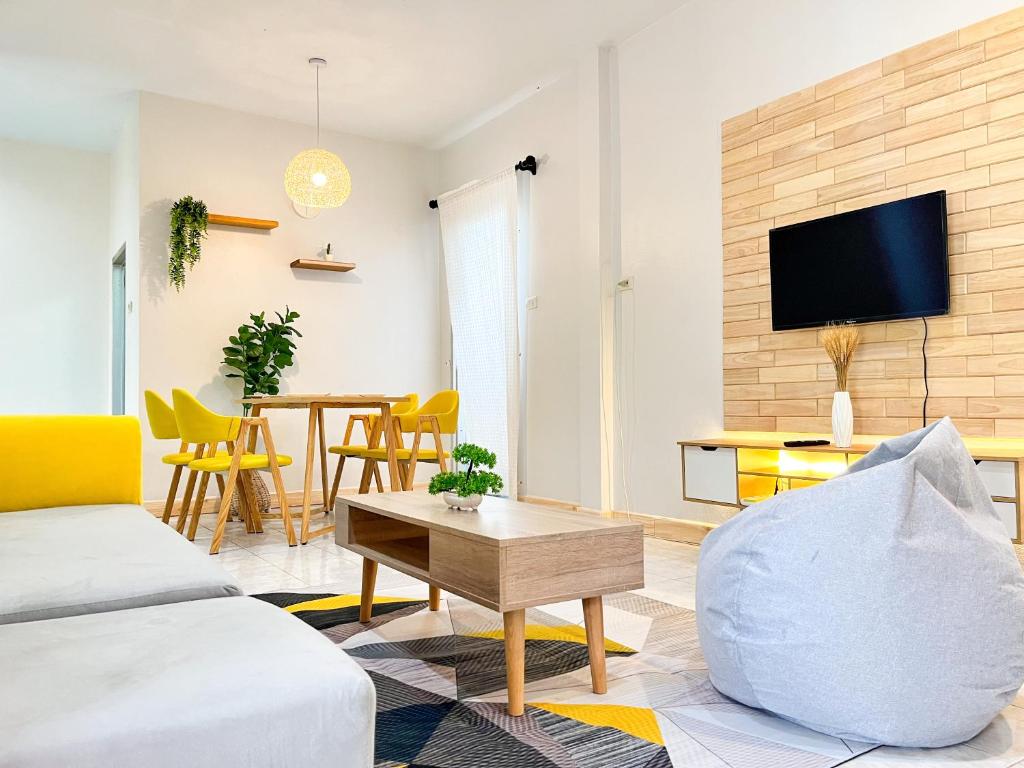 H&Q 1BR Cozy House, Bangtao Beach photo 2