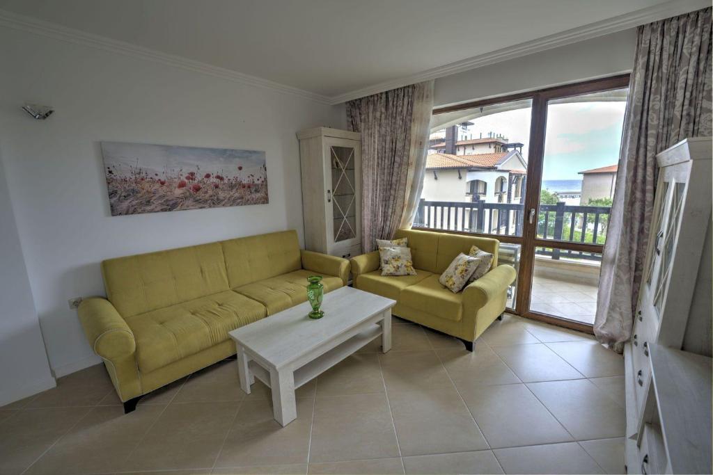 Oasis Luxury Apartments photo 1