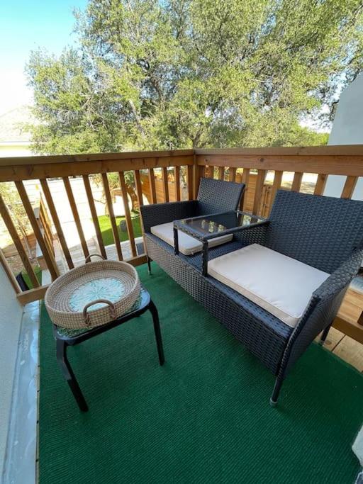 Entire new townhome minutes to the Lake Travis photo 4