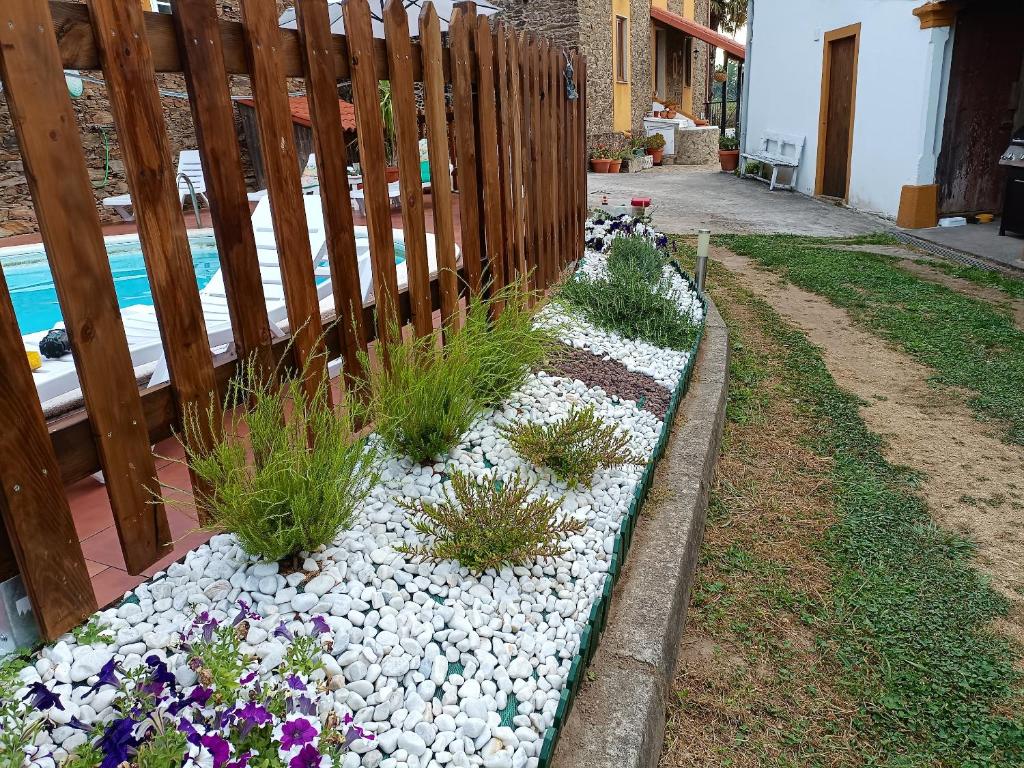 4 bedrooms villa with private pool enclosed garden and wifi at Empalme de Vilar photo 3