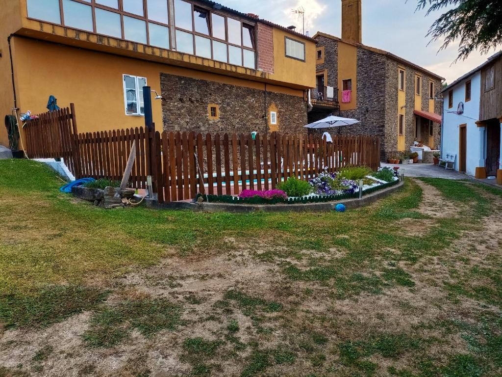 4 bedrooms villa with private pool enclosed garden and wifi at Empalme de Vilar photo 2