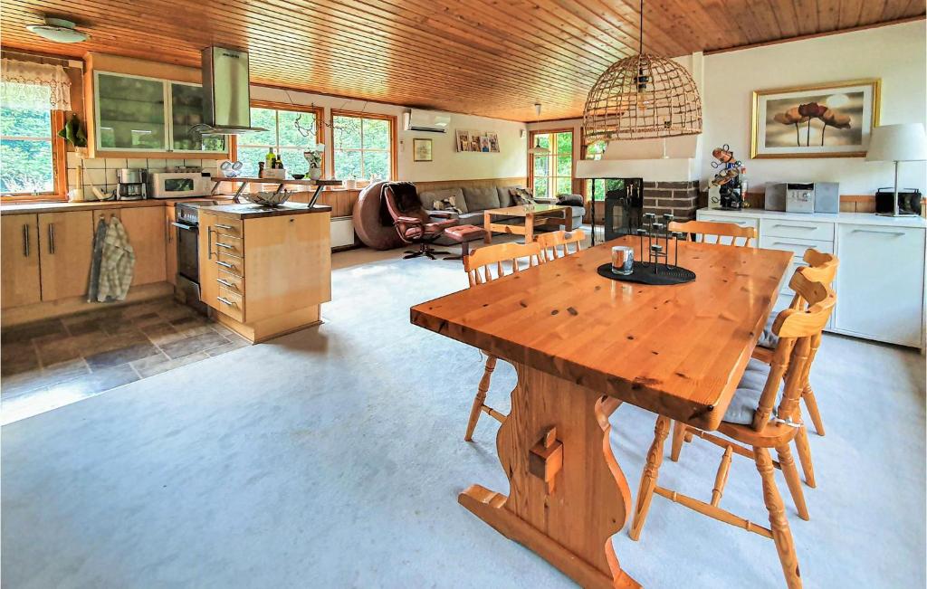 Nice Home In rkelljunga With Wifi And 4 Bedrooms photo 3