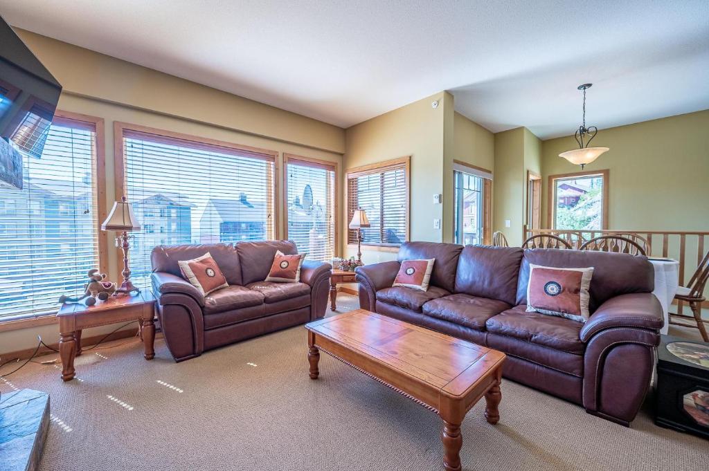 Bear's Paw Chalet - Amazing Location & Ski In-Out photo 4