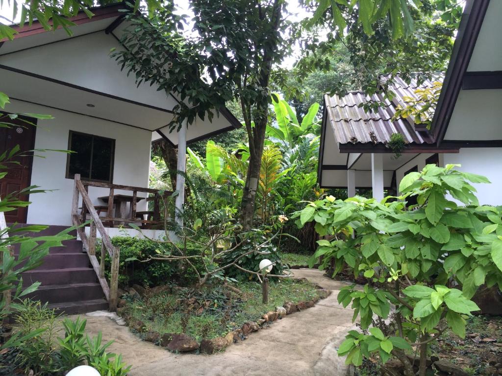 Номер (Бунгало с кондиционером), Baansanook Bungalows & Pool