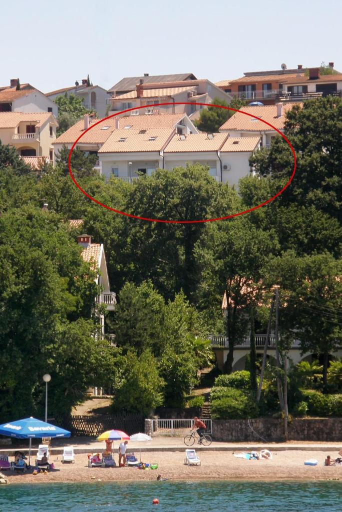Apartments by the sea Njivice, Krk - 5295 photo 1