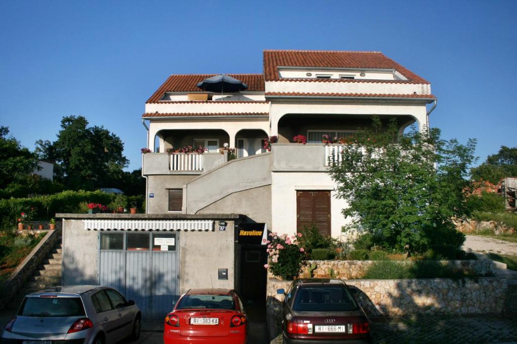 Apartments with a parking space Njivice, Krk - 5427 photo 1