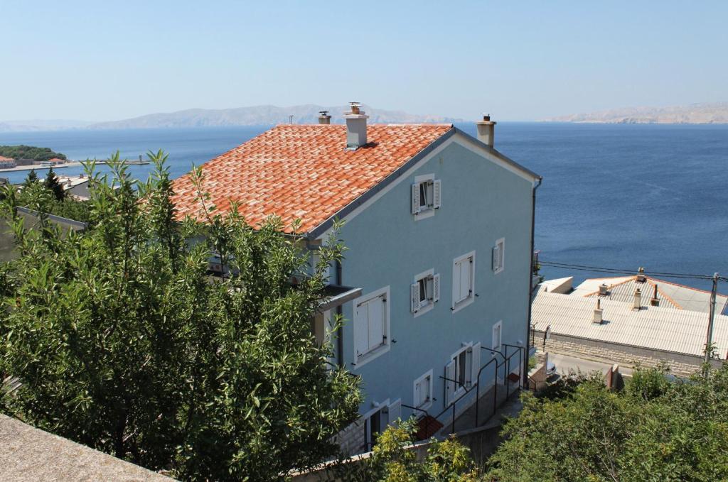 Apartments and rooms with WiFi Senj - 5560