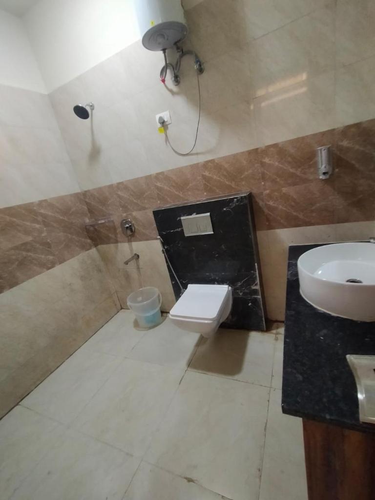 Hotel Taj Sarovar By WB Inn photo 4