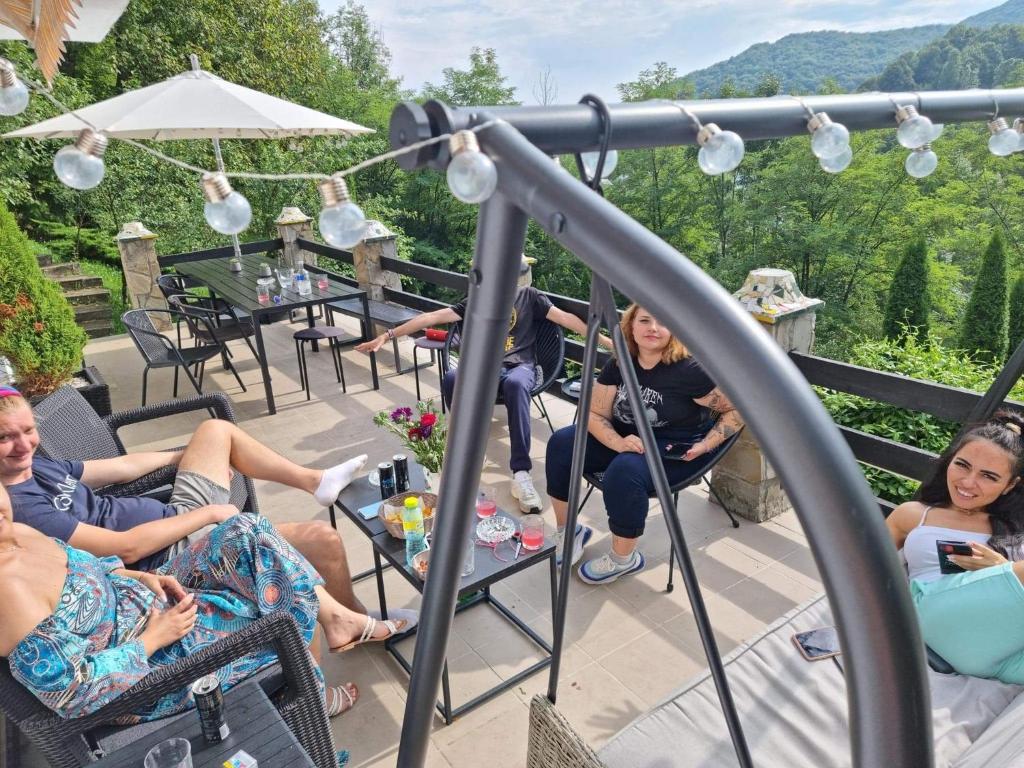 VILA GIGI, ideala pentru relaxare si distractie! photo 2