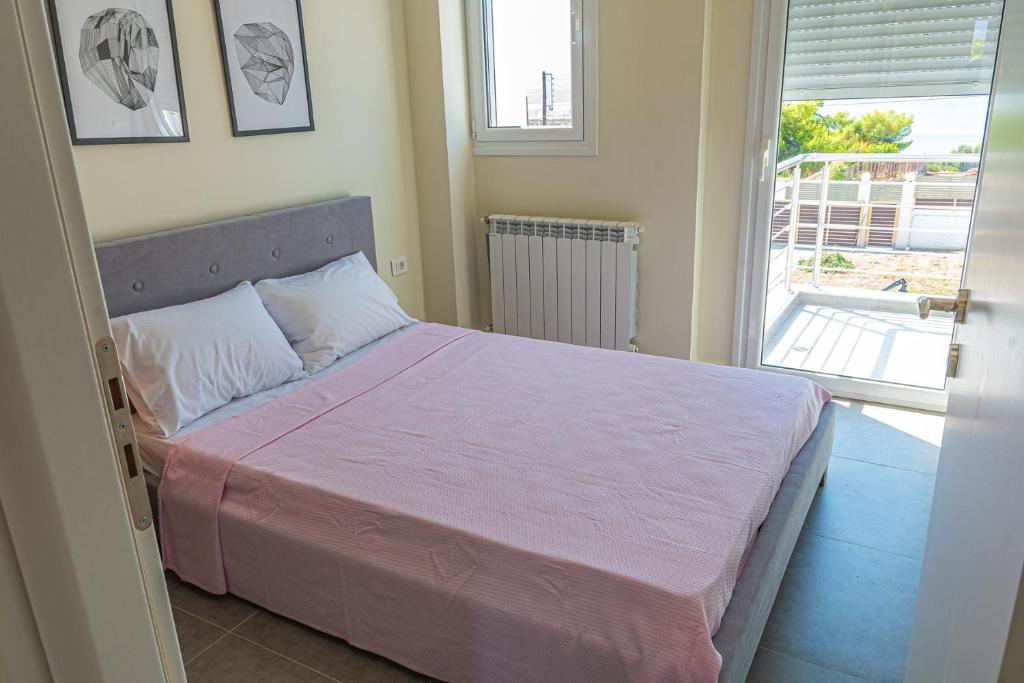 Modern, Cheerful & Dream Catching Villa in Corinth photo 3