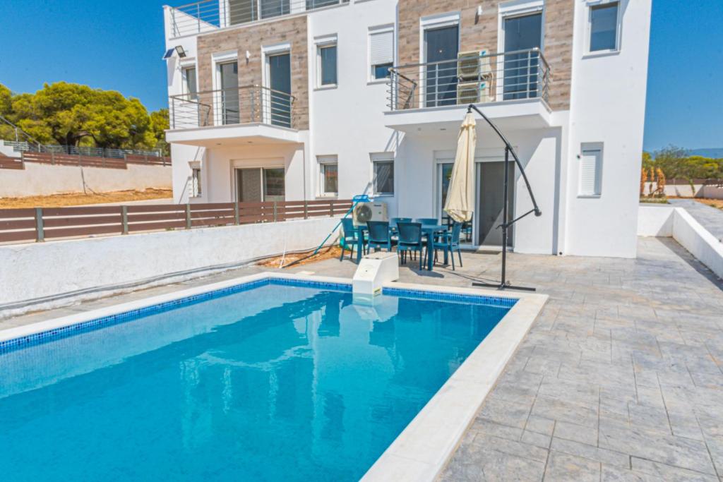 Modern, Cheerful & Dream Catching Villa in Corinth photo 1