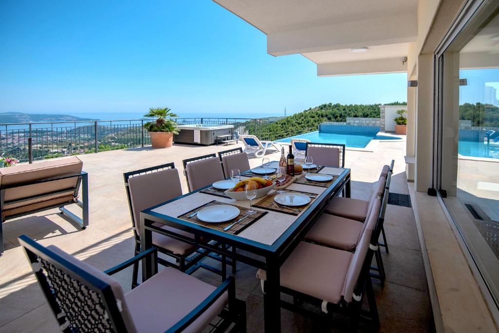 Luxury Villa Olive with pool and Jacuzzi near Dubrovnik photo 2