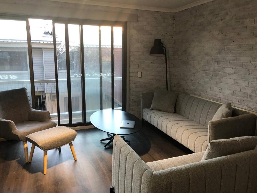 Hotham 3 Bedroom Apt - 24 Lawlers photo 1