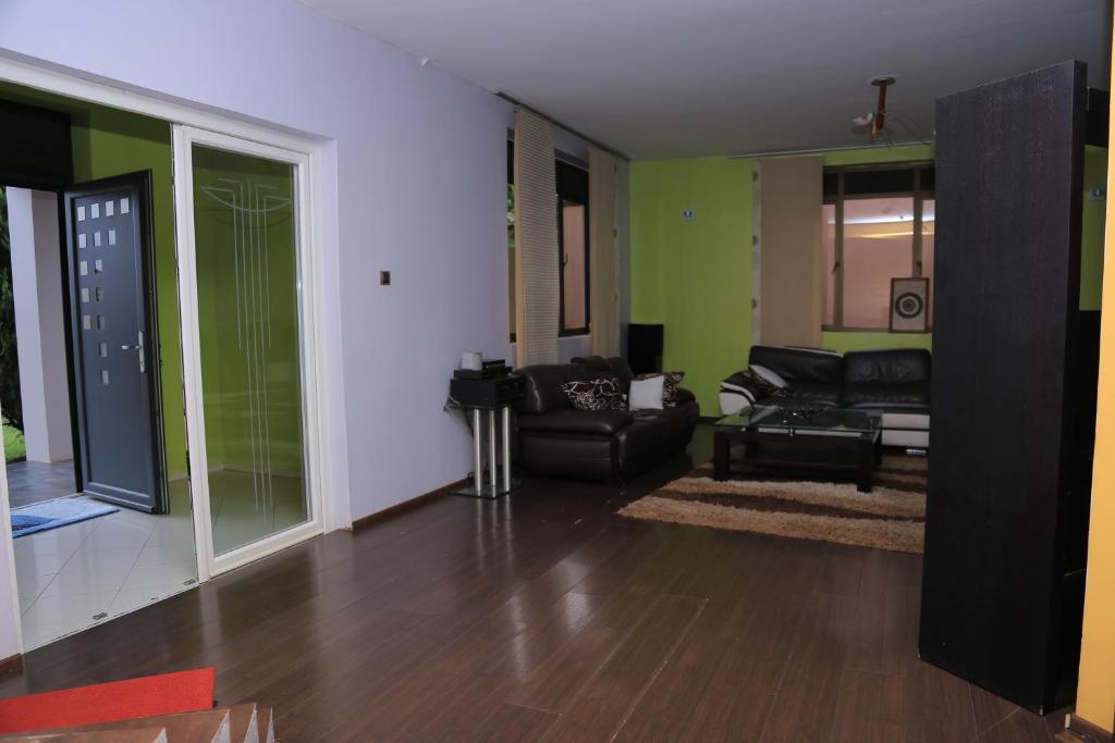 RugsResidence photo 3