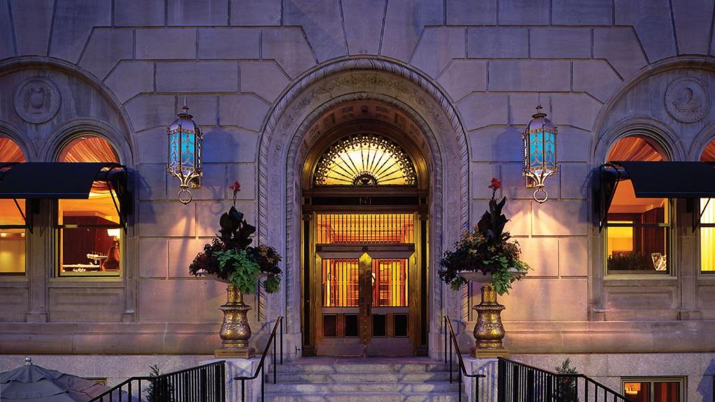 Hotel AKA Back Bay image