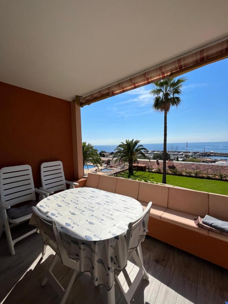 Appartement avec vue mer et piscine photo 2