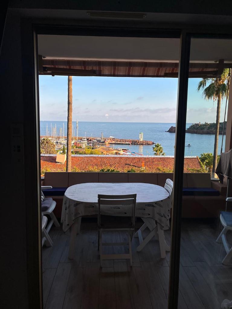Appartement avec vue mer et piscine photo 3