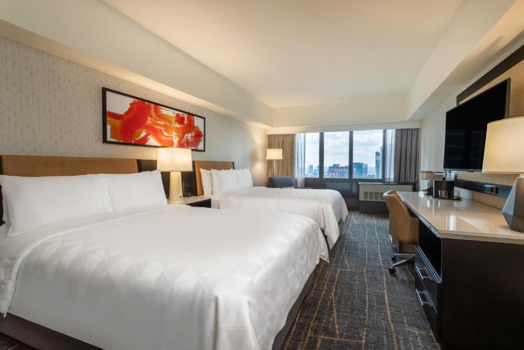 Holiday Inn Chicago Dwtn Wolf Point, an IHG Hotel image