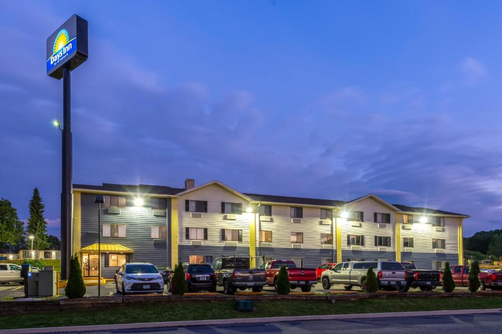 Days Inn by Wyndham Somerset PA I-70 I-76 photo 3