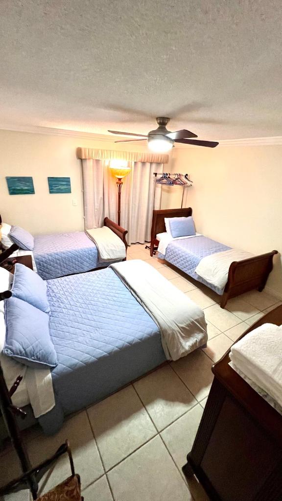 lovely 2BED 2BA vacation rental near the Beach photo 2
