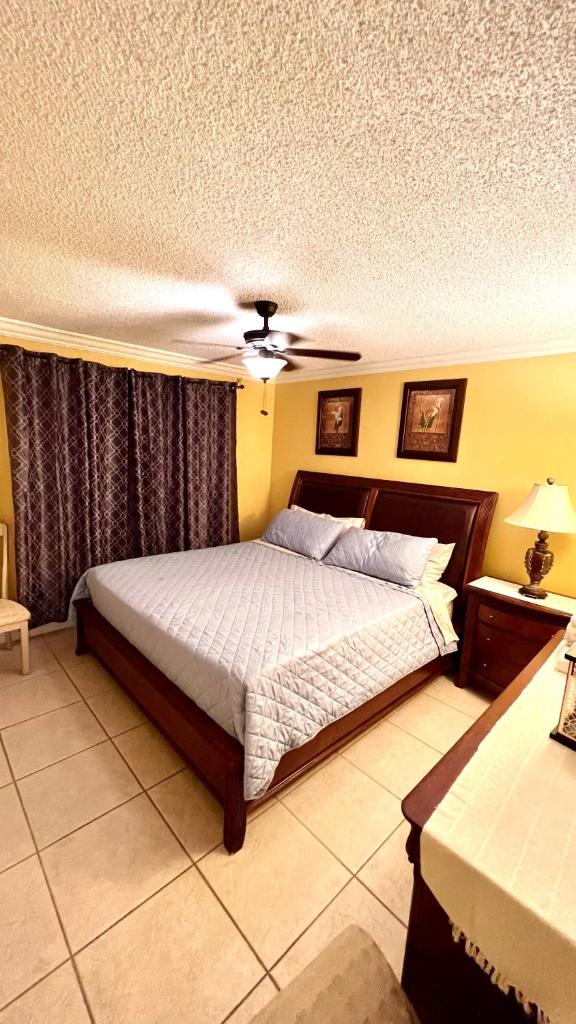 lovely 2BED 2BA vacation rental near the Beach photo 1