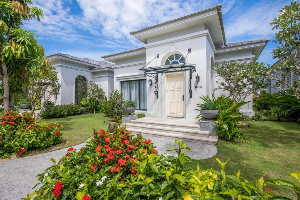 Vinpearl Nha Trang Long Beach Villas