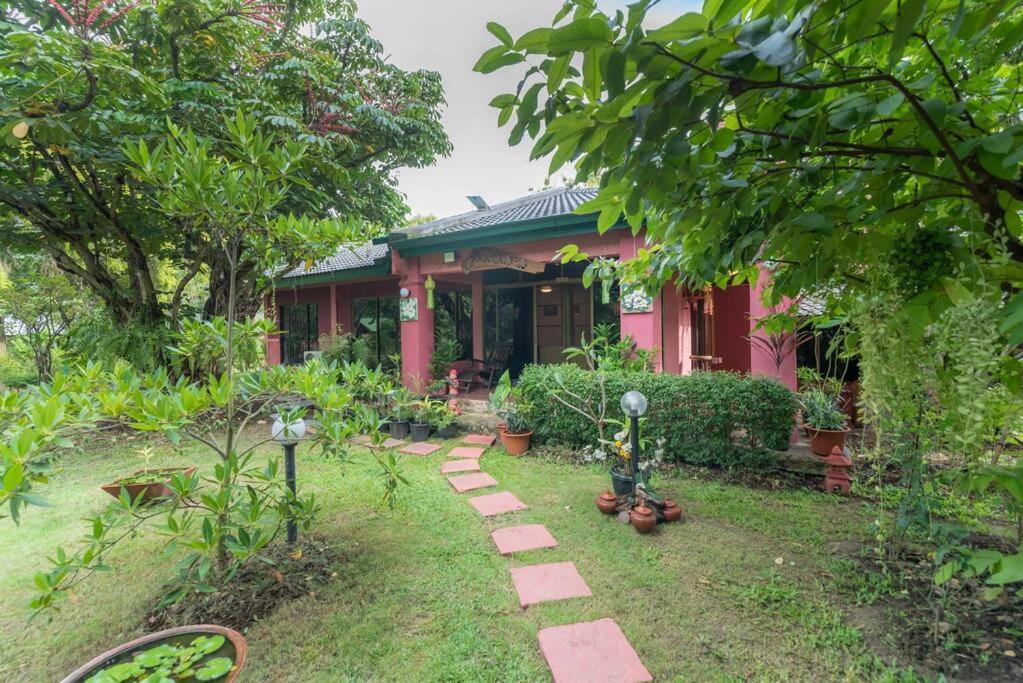 Rosathorn Homestay San Kamphaeng, Chiang Mai