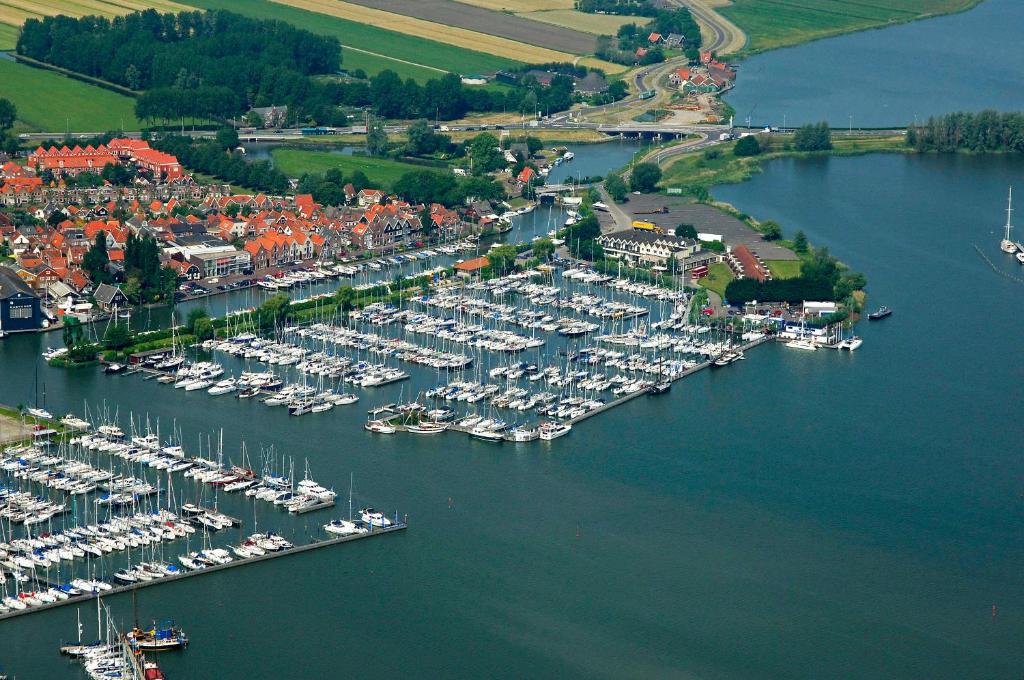 Surla luxury sailing Houseboat Splendid at Marina Monnickendam photo 2
