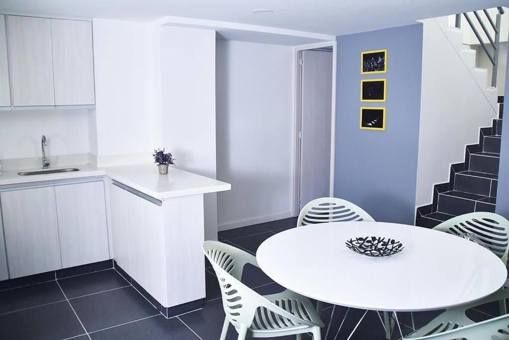 Apartamento de 3 habitaciones con jacuzzi deluxe! photo 1