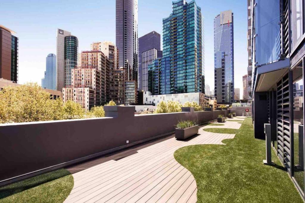 Modern 3 Bedroom 2 Bathroom Apt Southbank photo 3