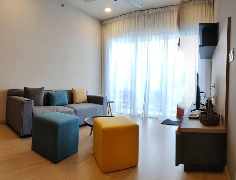 windmill Lovely 2-bedroom condo with wifi & free parking photo 3