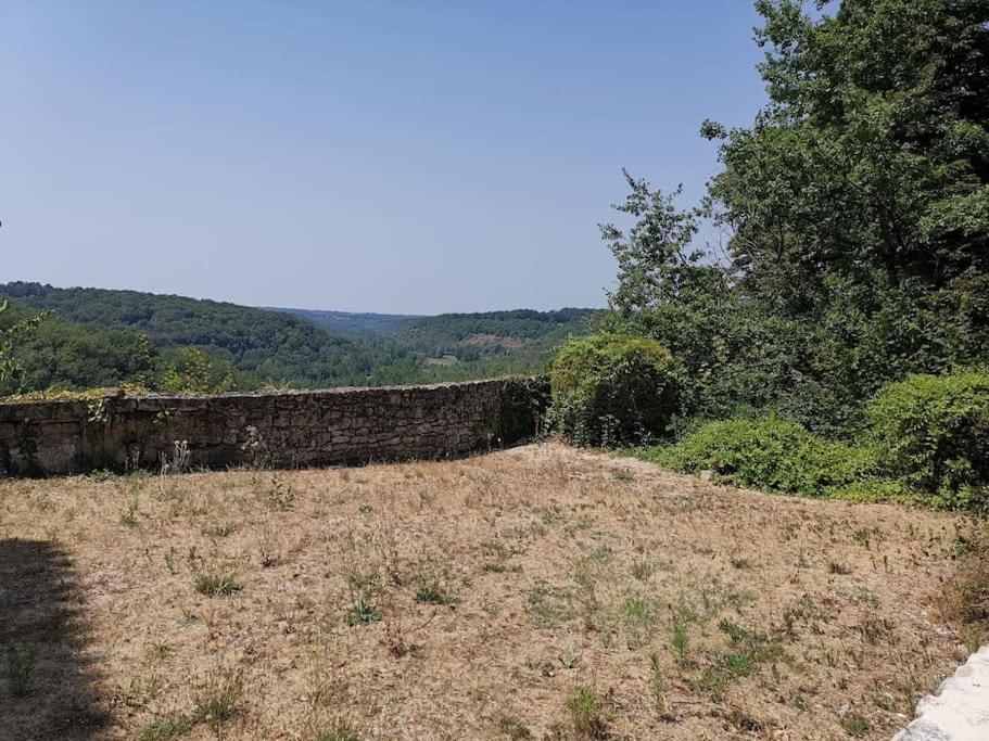 Medieval castle full of charm to rent photo 3