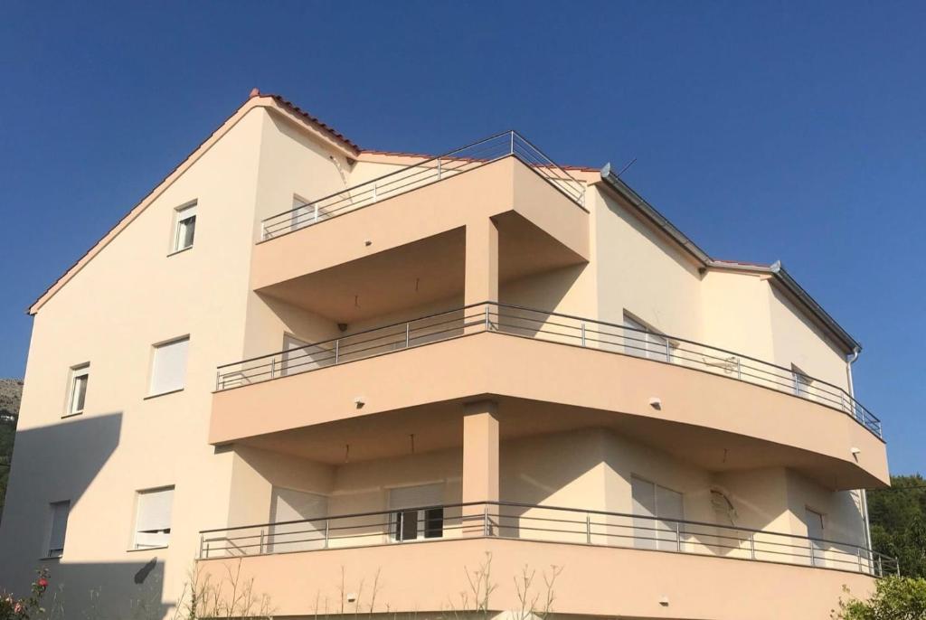 Villa Ana perfect for families with kids and groups,House with heated Pool photo 2