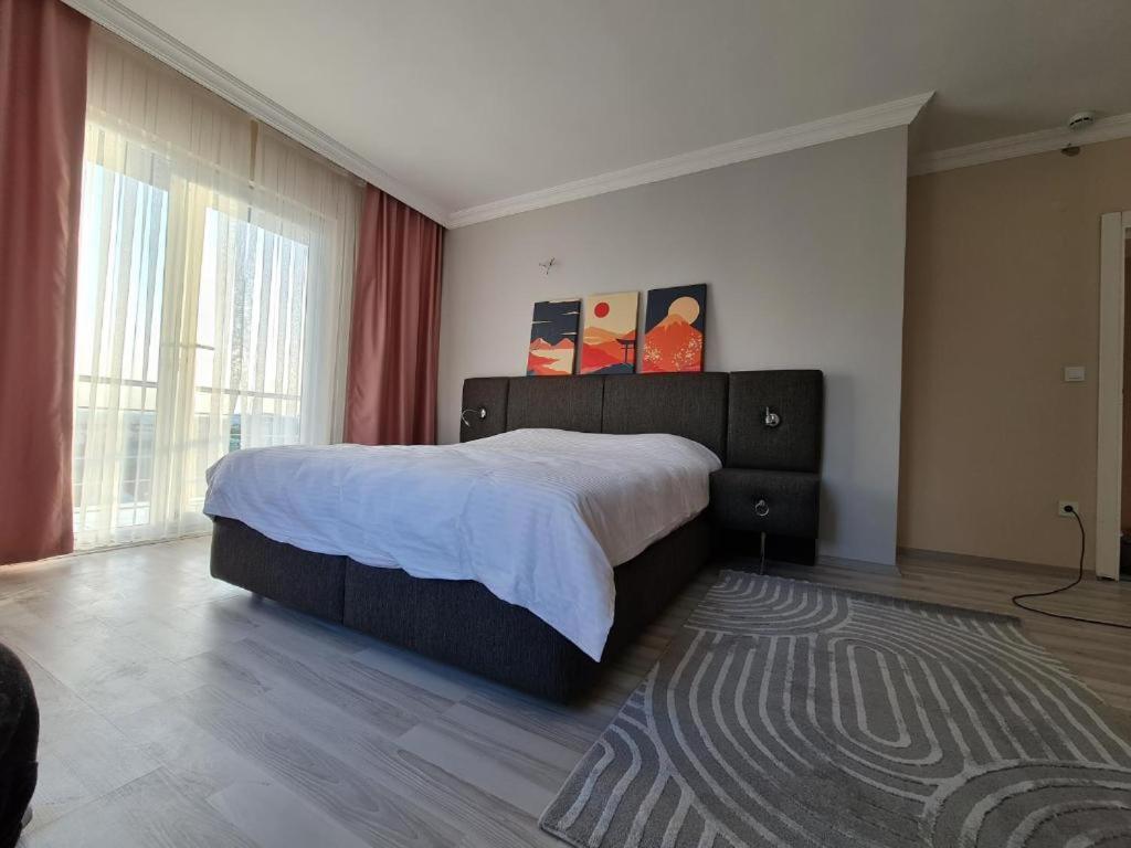 Private Villa Room Near Airport photo 2