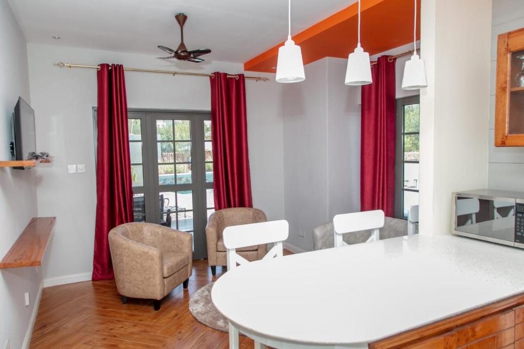 Phoenix Apartments photo 4