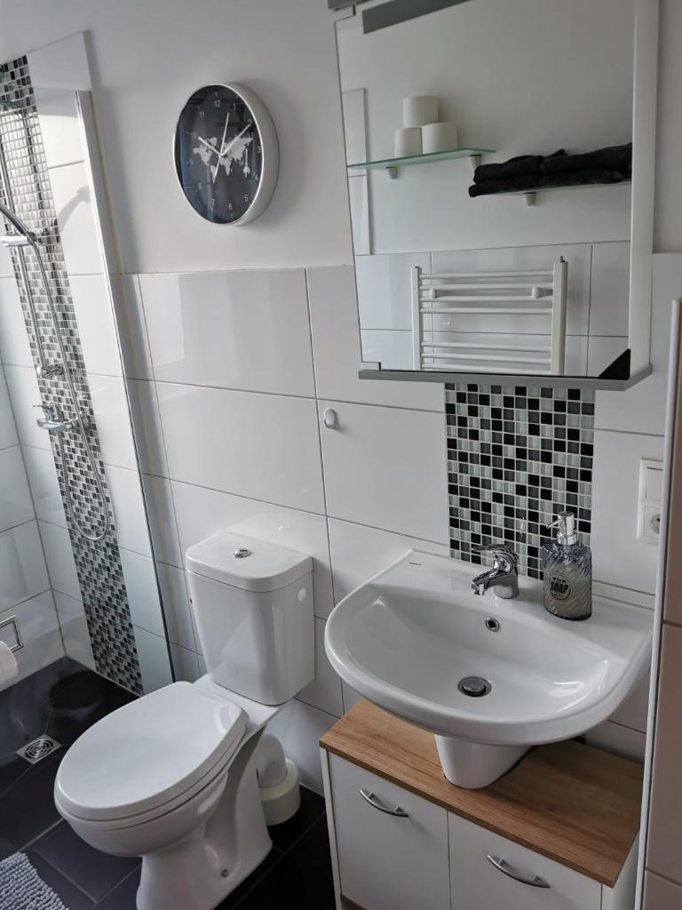 Liebevoll eingerichtete Ferienwohnung - Zentrale Lage - Netflix & Paytv photo 2