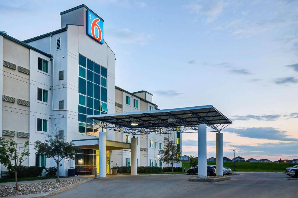 Motel 6-Grande Prairie, AB photo 2