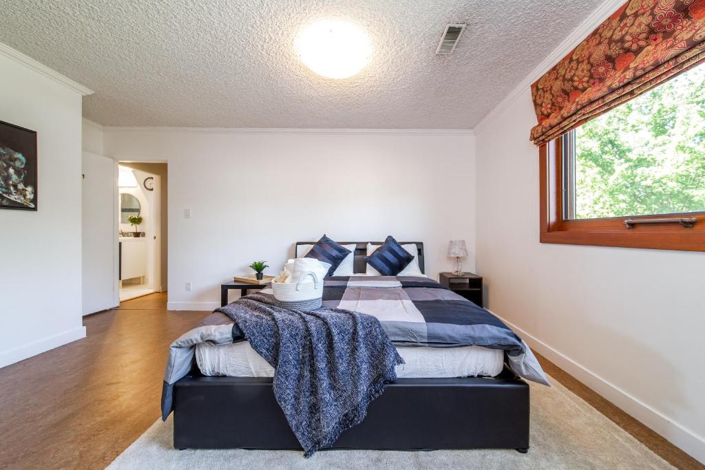 Cozy Rooms near UofA