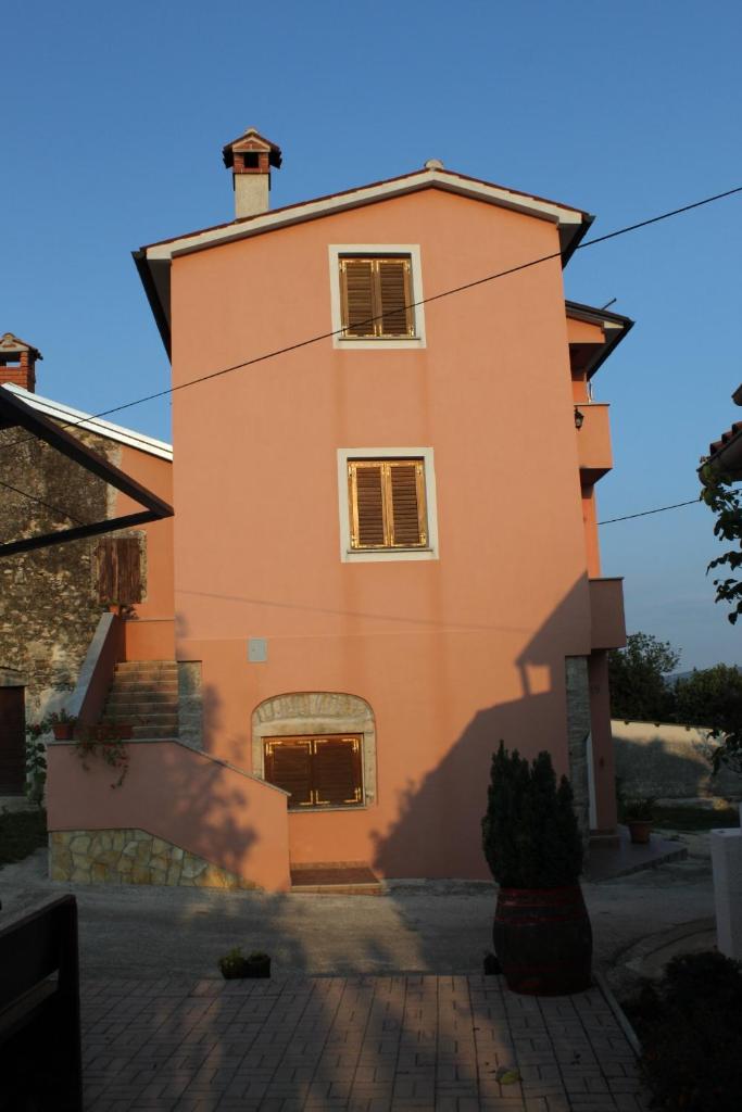 Apartments with a swimming pool Motovun - Bataji, Central Istria - Sredisnja Istra - 7069 photo 2