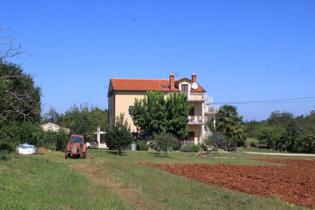 Apartments with a parking space Basanija, Umag - 7149 photo 2
