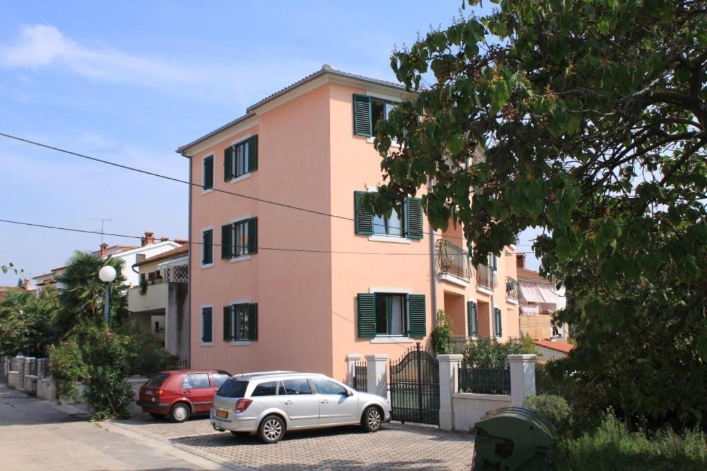 Apartments with a parking space Rovinj - 7113 photo 1