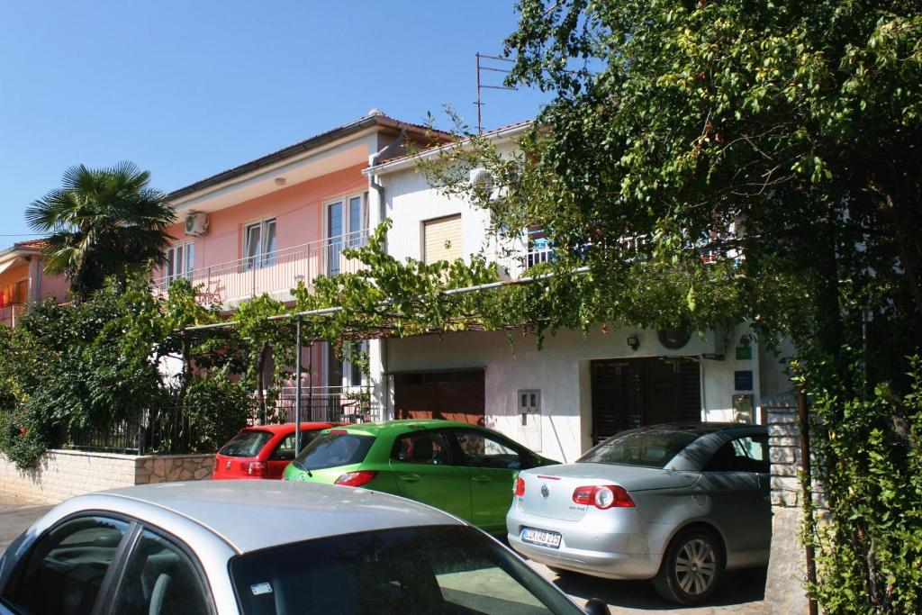 Apartments with a parking space Pula - 6985 photo 2