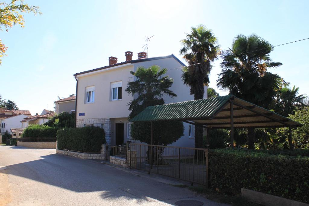 Apartments by the sea Umag - 7189 photo 2