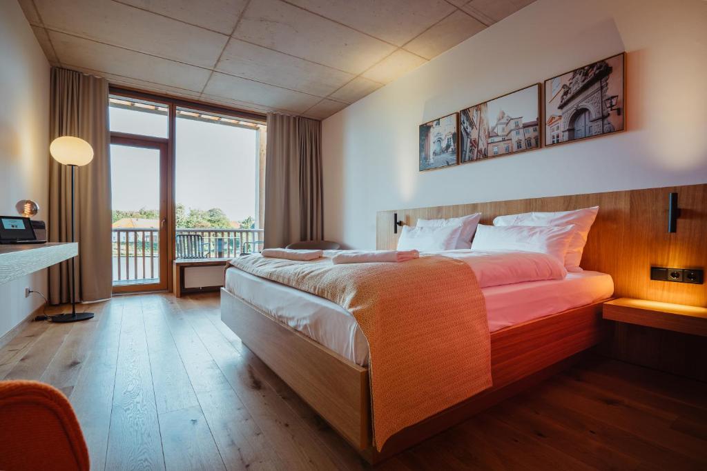 SeeLoge Eutin Room Type - King Room with Lake View